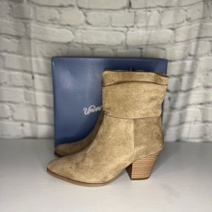 Universal Thread heeled ankle boots